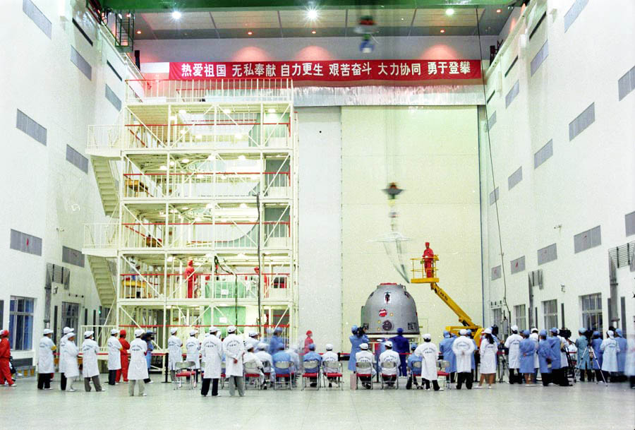 哈羅特，垂直桅桿式高空作業(yè)平臺，曲臂式高空作業(yè)平臺