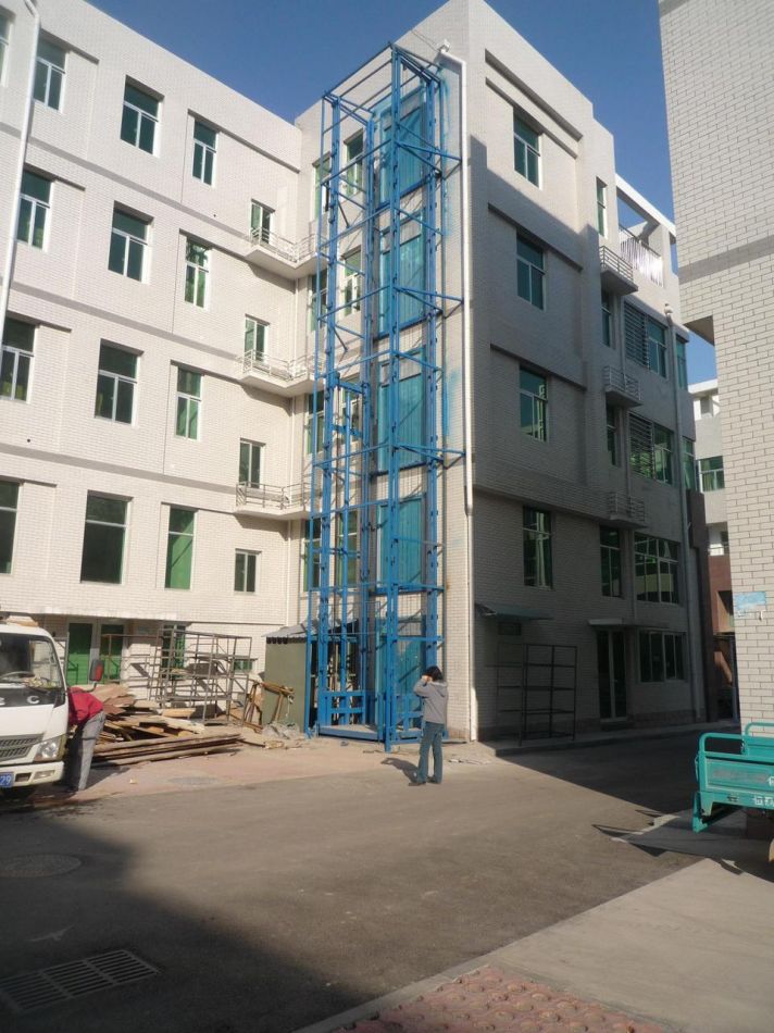 導軌式升降貨梯